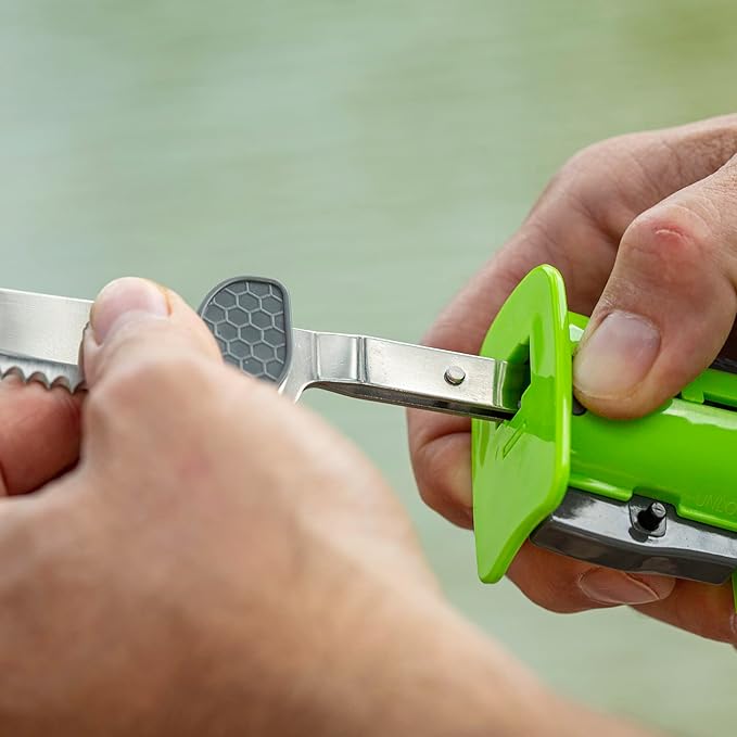 Smith’s Mr. Crappie Slab-O-Matic Electric Fillet Knife - Removable 8” & 4.5” Serrated Stainless Steel Blades w/ Sheaths - Fillet Glove & Mesh Storage Bag - Fishing, Outdoor, Hunting Electric Knife